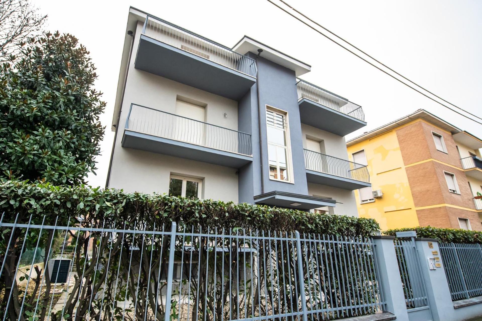 350 M Da Ospedale Maggiore L Parcheggio Prive L Rooms Parma Exterior photo