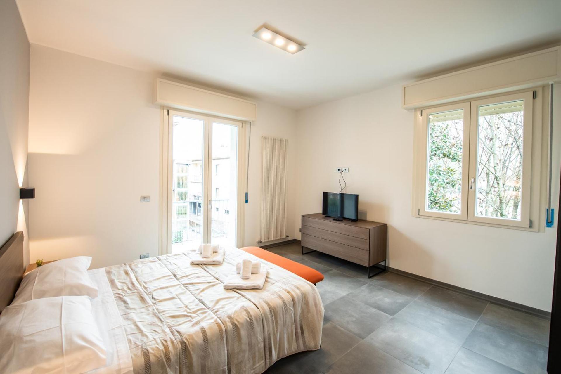 350 M Da Ospedale Maggiore L Parcheggio Prive L Rooms Parma Exterior photo
